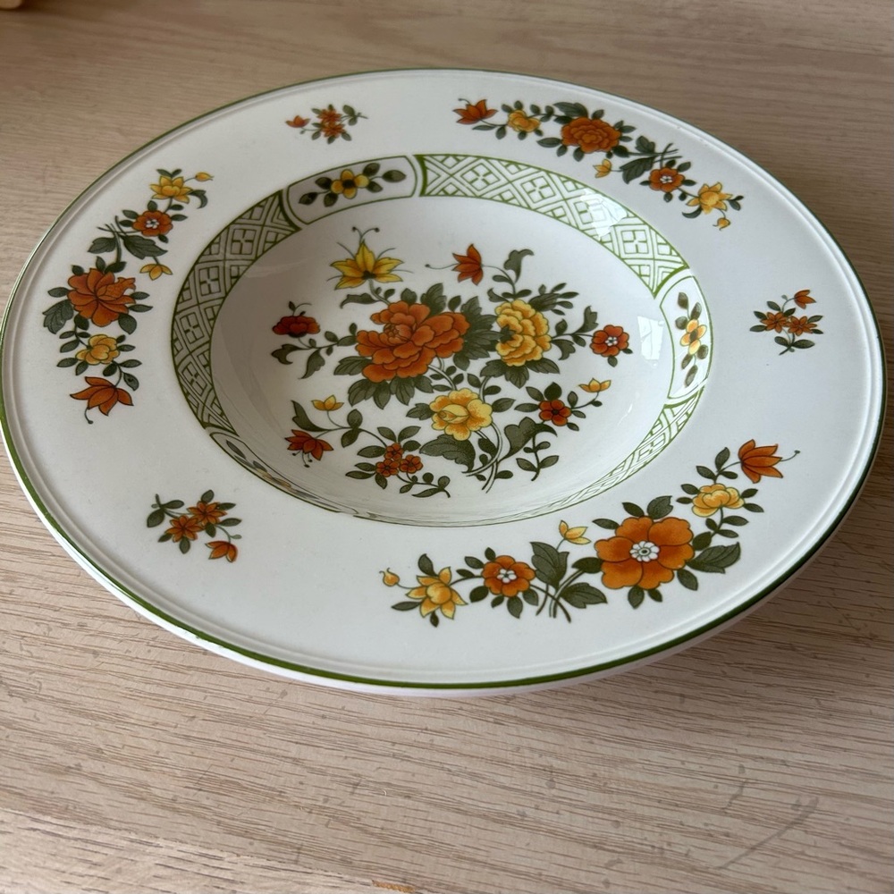 🔻🔻🔻Villeroy and Boch Summer Day large rim SOUP BOWL